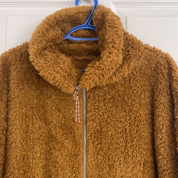 Lululemon - Picture 2 of 4